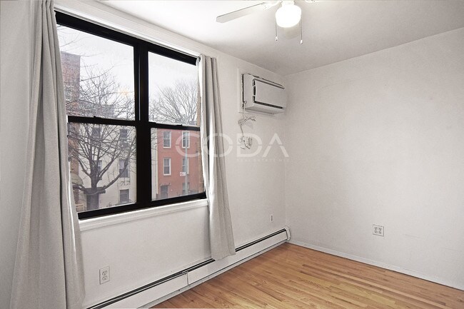 Building Photo - 146 Richardson St
