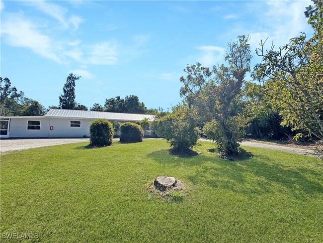 Foto del edificio - 15206 Stringfellow Rd