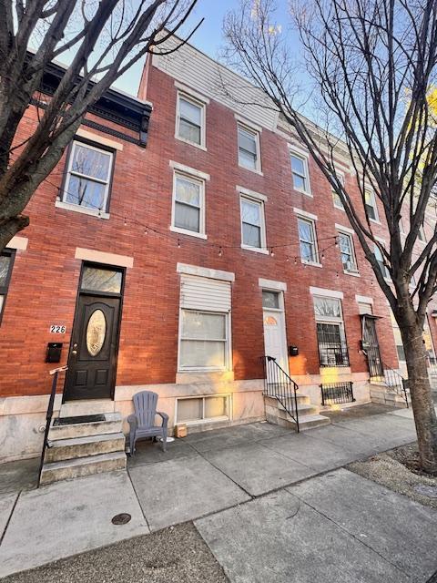Building Photo - 228 N Kenwood Ave