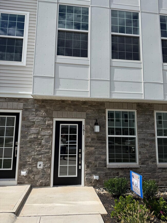 Foto del edificio - 161 Leona Stewart Ln