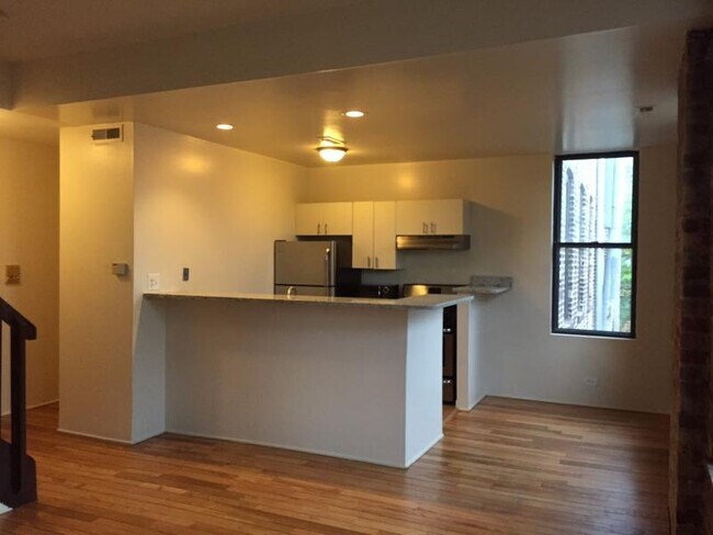 Foto del edificio - 1048 W Dickens Ave