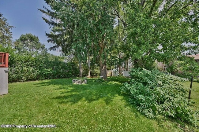 Foto del edificio - 1416 Capouse Ave