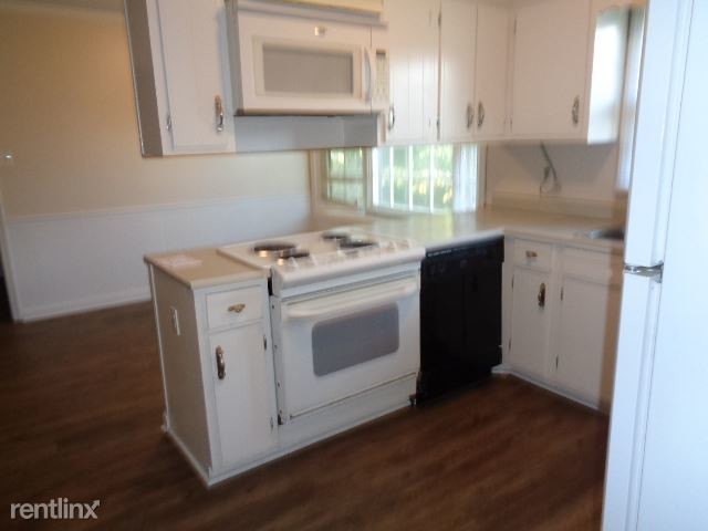 Foto del edificio - 3 br, 2 bath House - 6717 W Friendly Ave