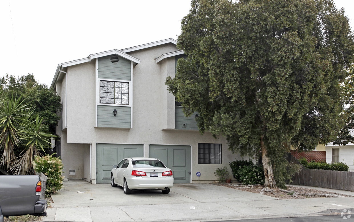 Building Photo - 3745 Arizona St