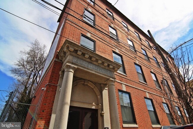 Building Photo - 1637 Poplar St