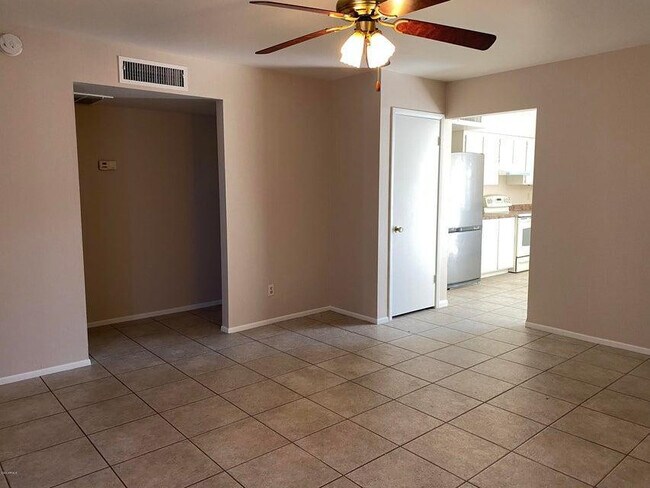 Foto del edificio - 2231 W Fremont Dr