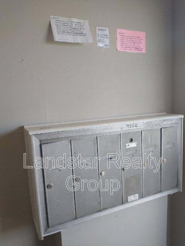 Building Photo - 7320 Six Mile Ln