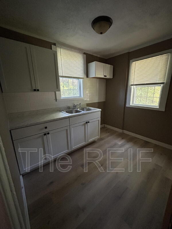Foto del edificio - 14644 Hubbell Ave