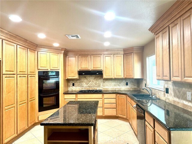 Foto del edificio - 2708 E Lizbeth Ave
