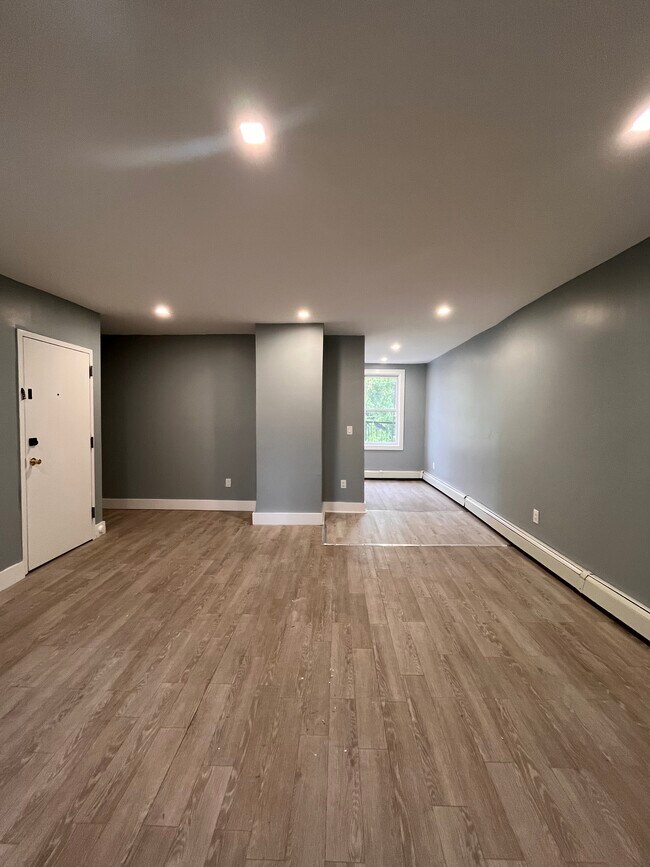 Sala de estar grande y espaciosa - 28 Dales Ave