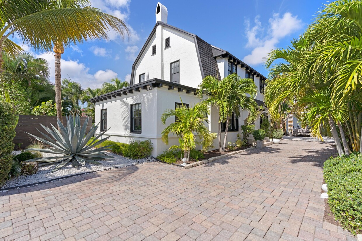 Primary Photo - 230 Princeton Dr
