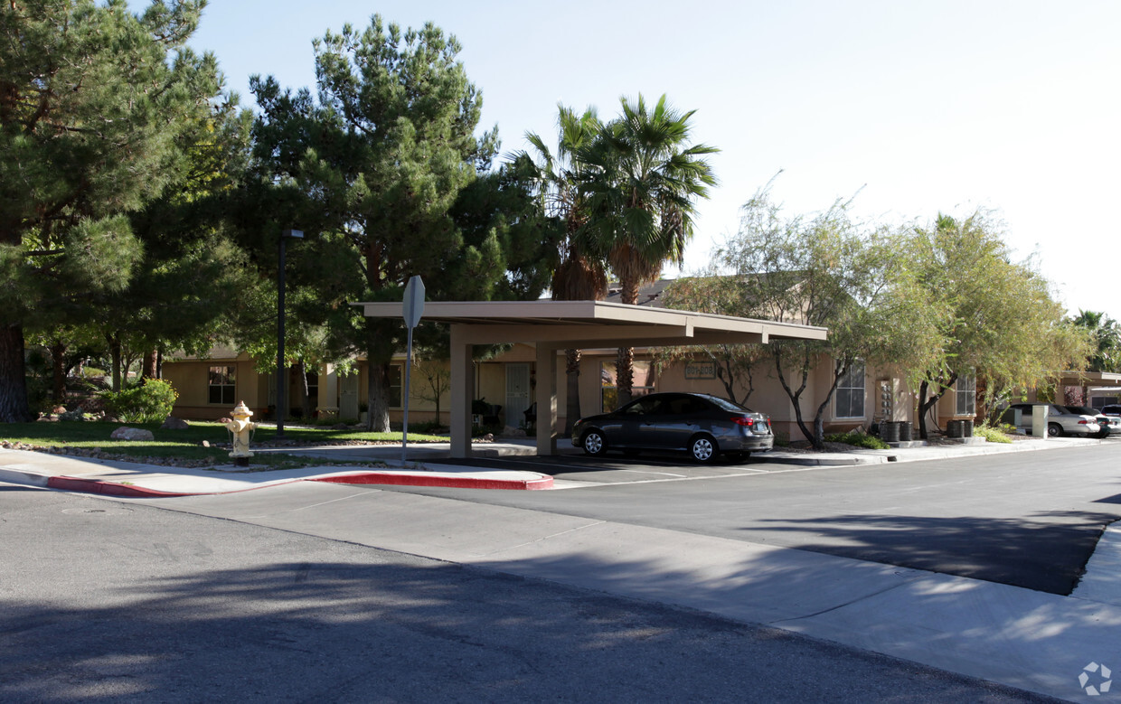 Building Photo - Quail Ridge Manor