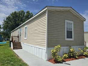 Building Photo - 217 Magnolia Ln