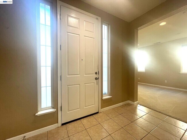 Foto del edificio - 1669 Marina Way