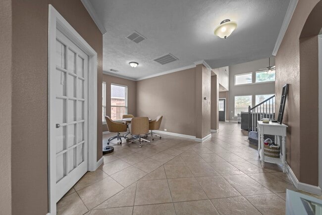 Building Photo - 2413 Quiet Arbor Ln