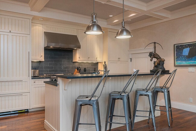 Building Photo - 605 W Colorado Ave