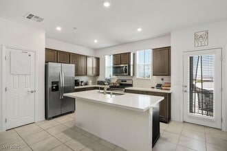 Building Photo - 611 Sedum Ave.