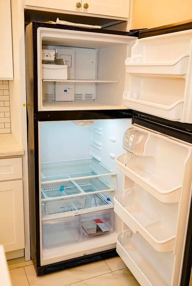 Foto del edificio - 6135 MacBeth Dr