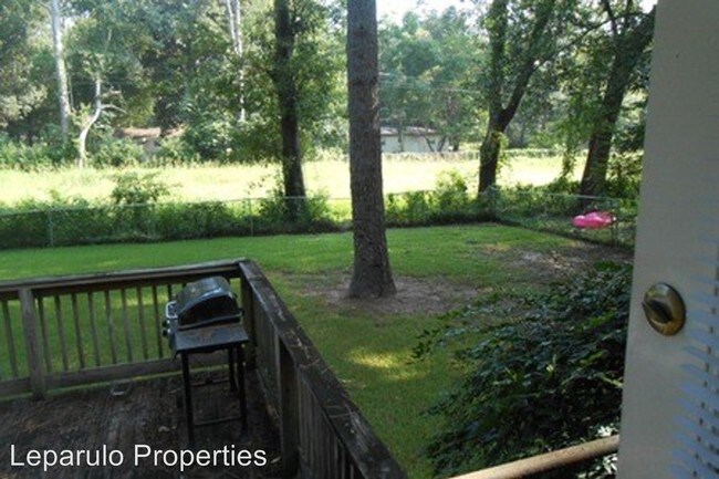 Building Photo - 4 br, 2 bath Apartment - 1670 Sharkey Street