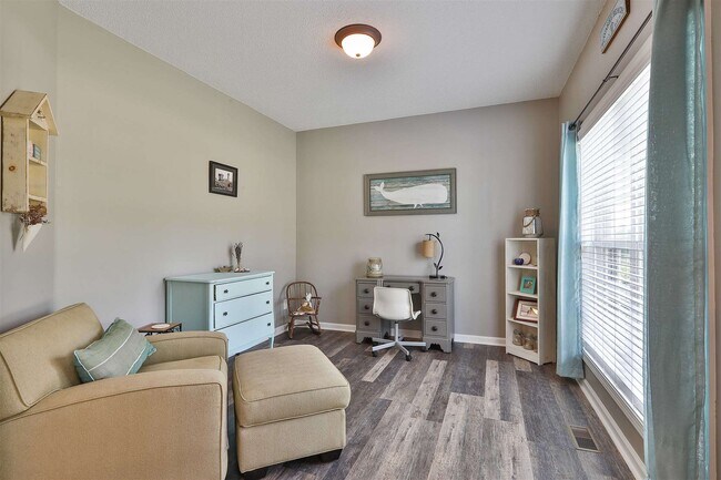 Foto del edificio - 115 Silverbell Ln