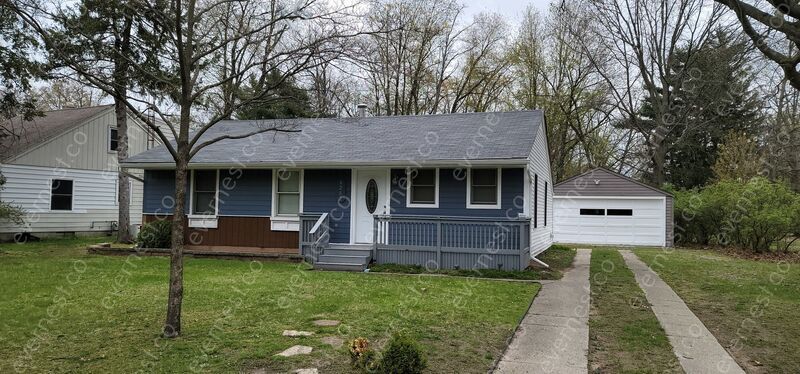 Primary Photo - 6202 Greenacre Rd