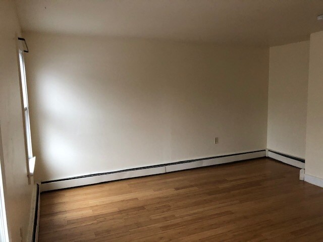 Building Photo - 88 Brackett St