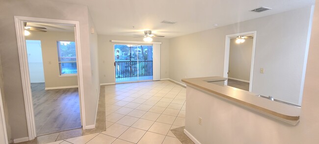 Foto del edificio - 940 Village Trail