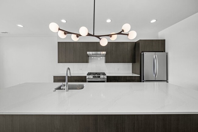 Building Photo - 1801 W Grand Ave