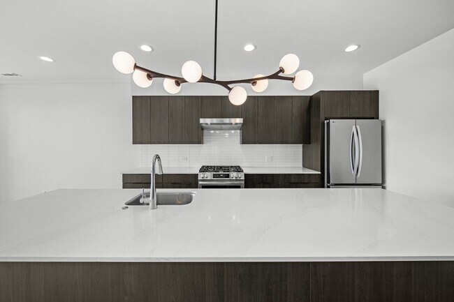 Foto del edificio - 1801 W Grand Ave