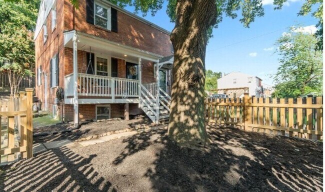 Foto del edificio - 3825 S Four Mile Run Dr