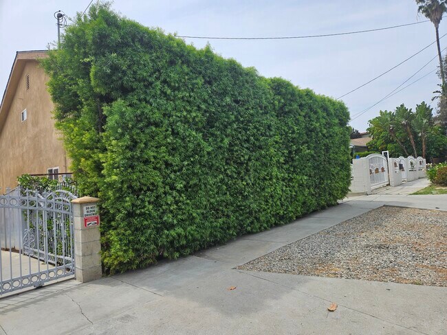 Cobertura de privacidad actual - 3424 Bellevue Ave