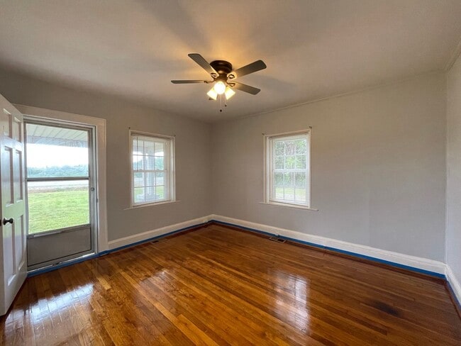 Building Photo - RENOVATED Cozy Ranch Rental Waiting For You!!