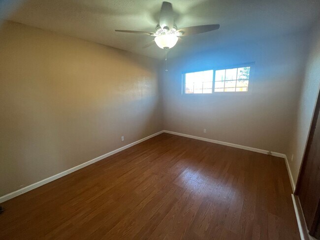 Foto del edificio - 2 Bedroom 1 Bathroom Home!