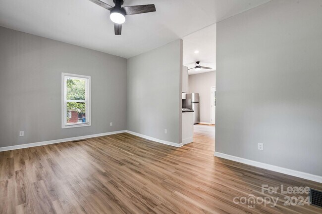 Foto del edificio - 1586 3rd St Dr NE