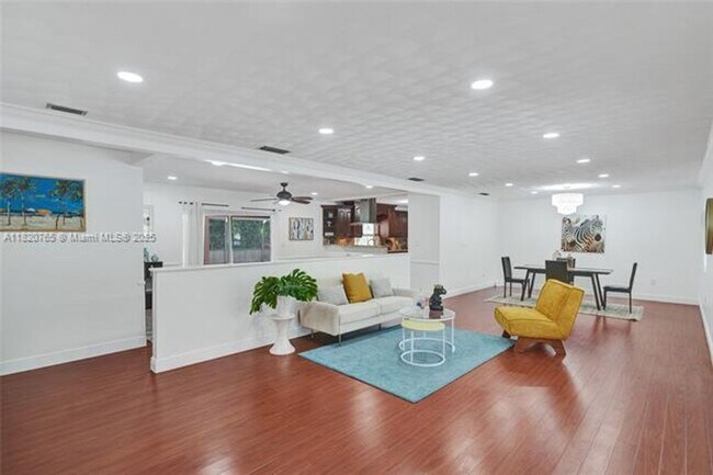 Foto del edificio - 7360 SW 120th St