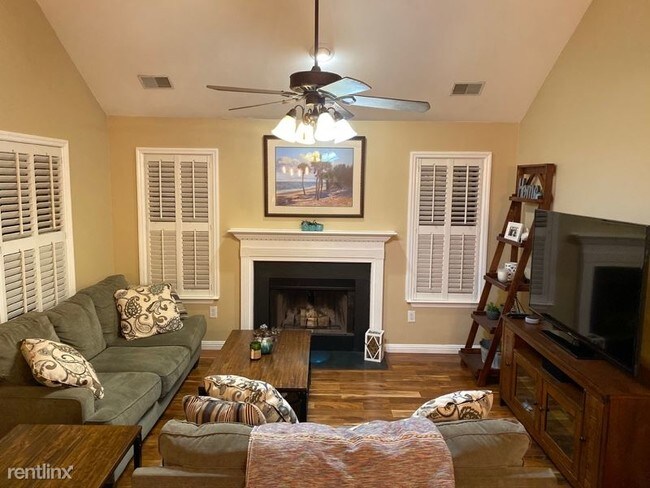 Building Photo - 3 br, 2 bath House - 1014 Stono River Dr