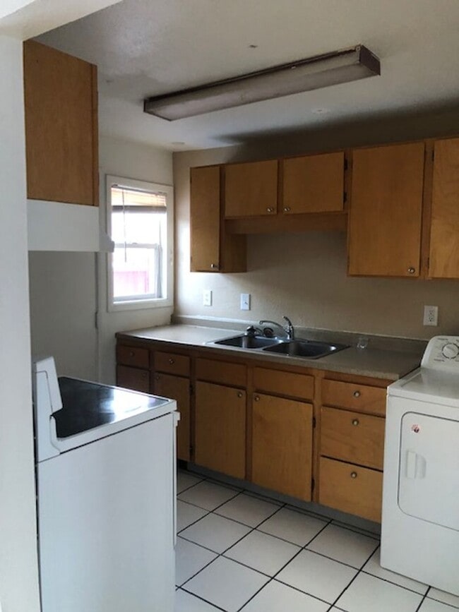 Foto del edificio - Kennicott Ave