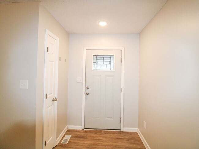 Building Photo - Nice Home in Meridianville!