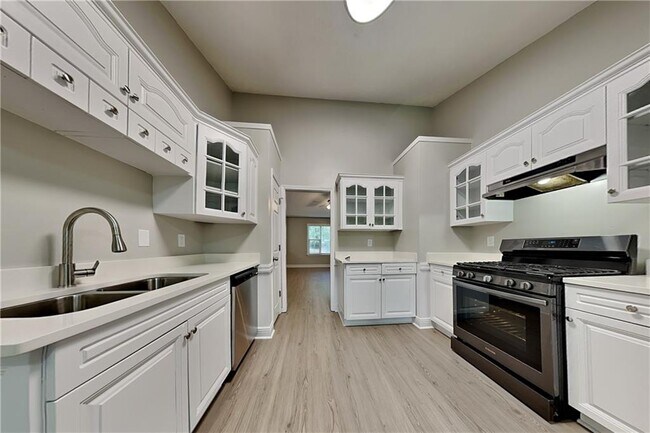 Foto del edificio - 353 Wildwood Ct
