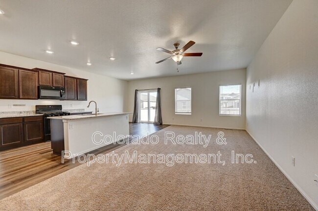 Foto del edificio - 9721 Chalkstone Ln
