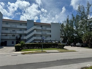 Building Photo - 3868 NE 169th St