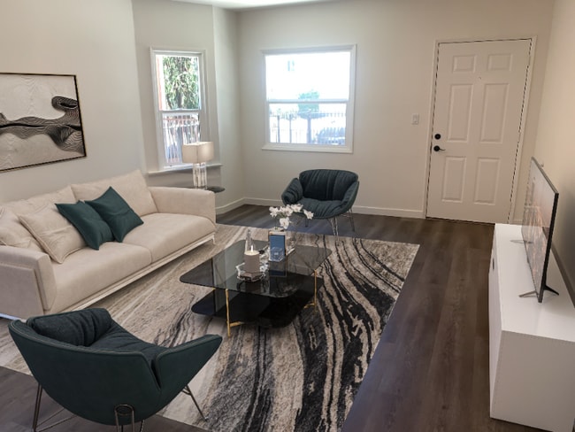 Foto del edificio - 2650 S La Salle Ave