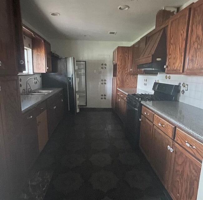 Foto del edificio - 11911 Pollyanna Ave