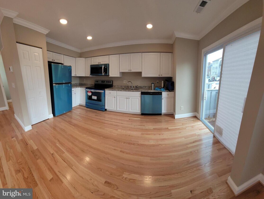 Primary Photo - 3040 Piano Ln