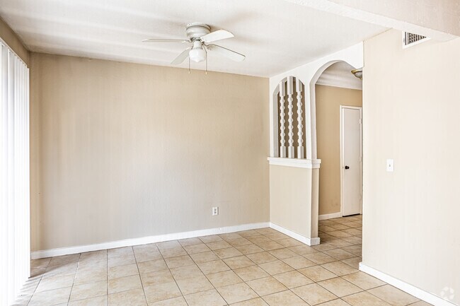 3HAB, 2BA - 1,300 ft² - Overland at Merriam