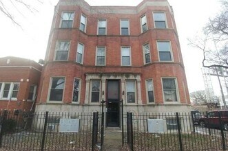 Building Photo - 2300 S Ridgeway Ave