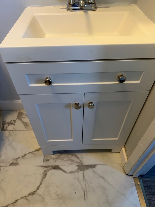 Foto del edificio - 3426 Woodburn Ave