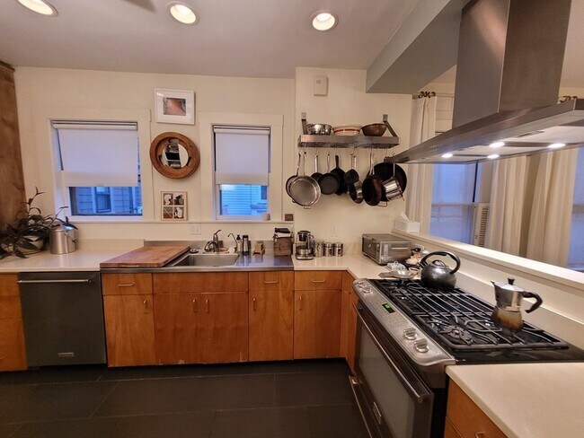 Foto del edificio - 1 Kelly Rd