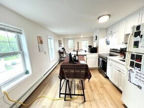 Building Photo - 48 Conant St