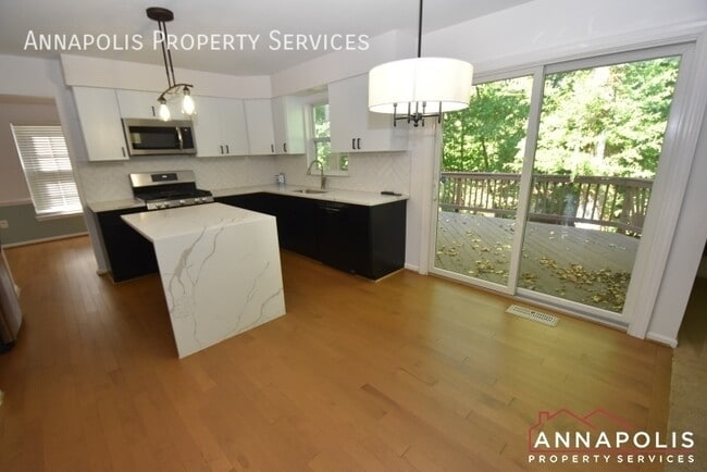 Building Photo - 2808 Traxler Ct